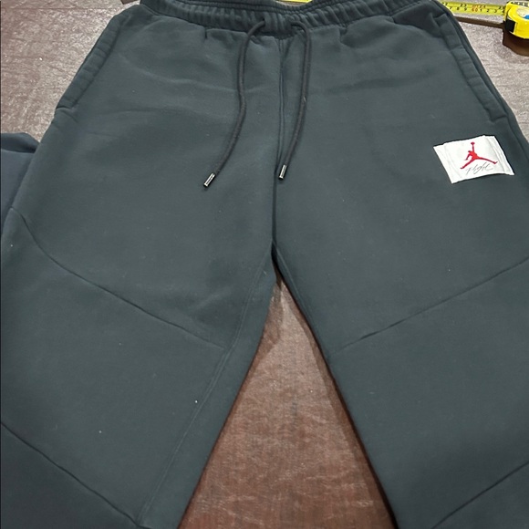 🔥JORDAN FULL OUTFIT.Black Hoodie with Red Emblem, pants with iconic logo 😉☄️☄️ - Picture 2 of 12